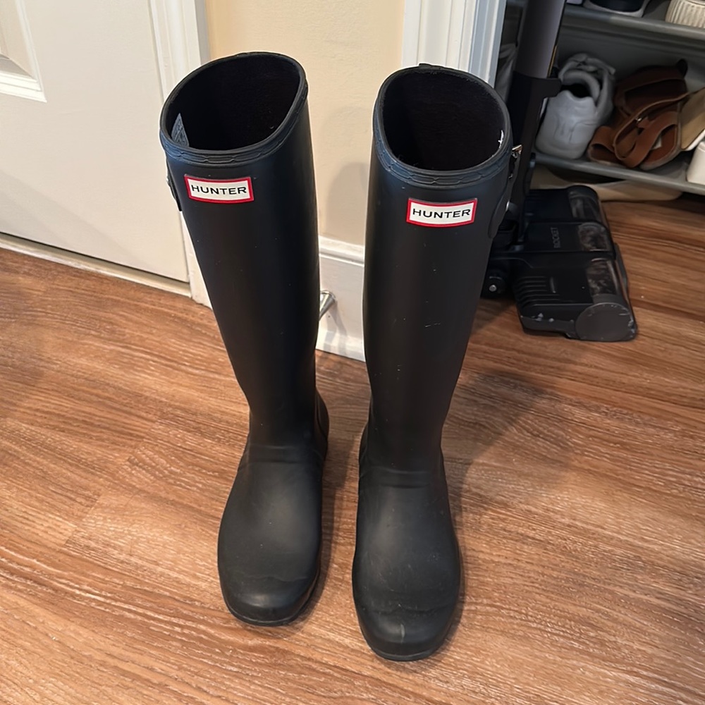 Black hunter rain boots